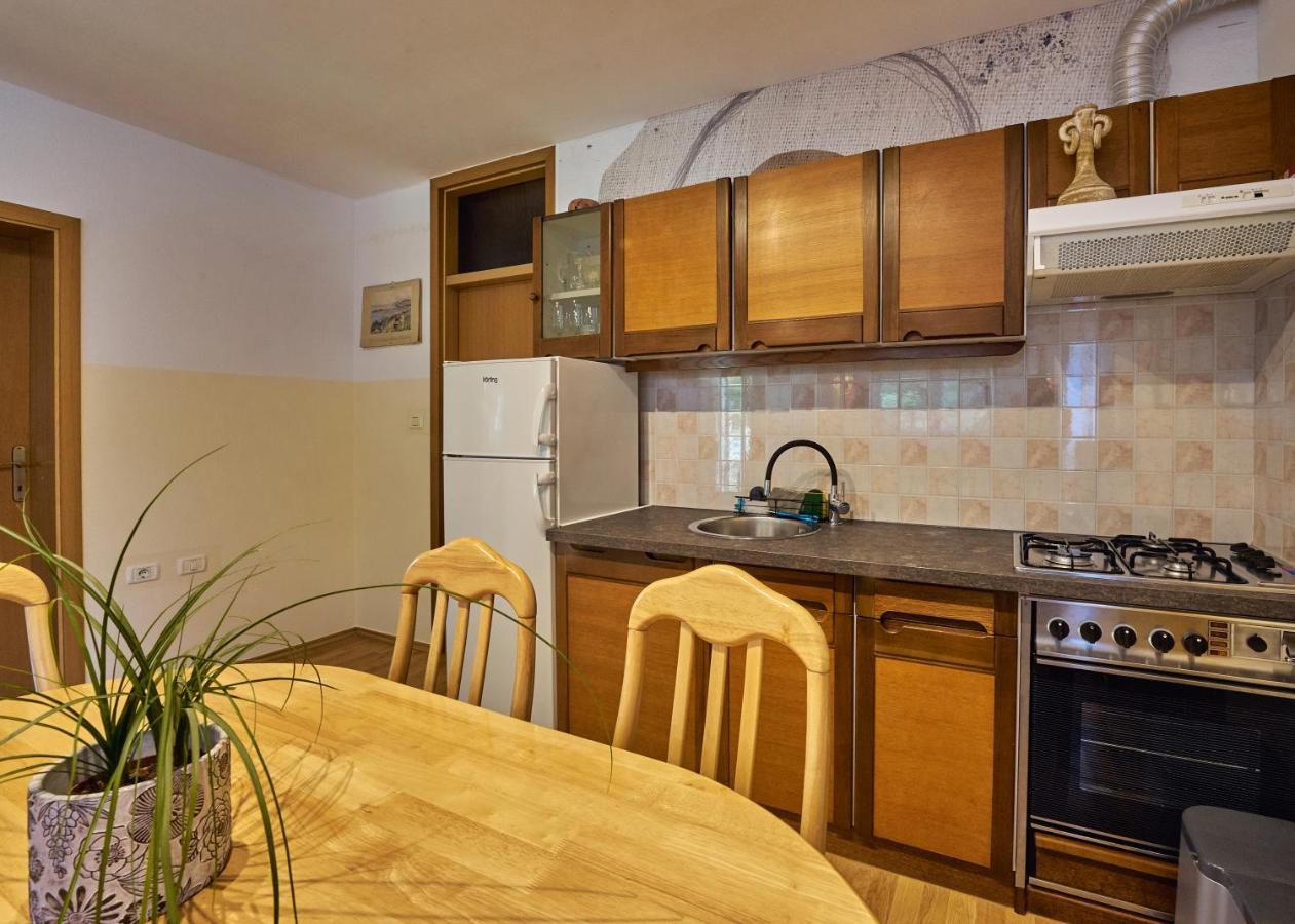Baredinka Izola Apartment Bagian luar foto