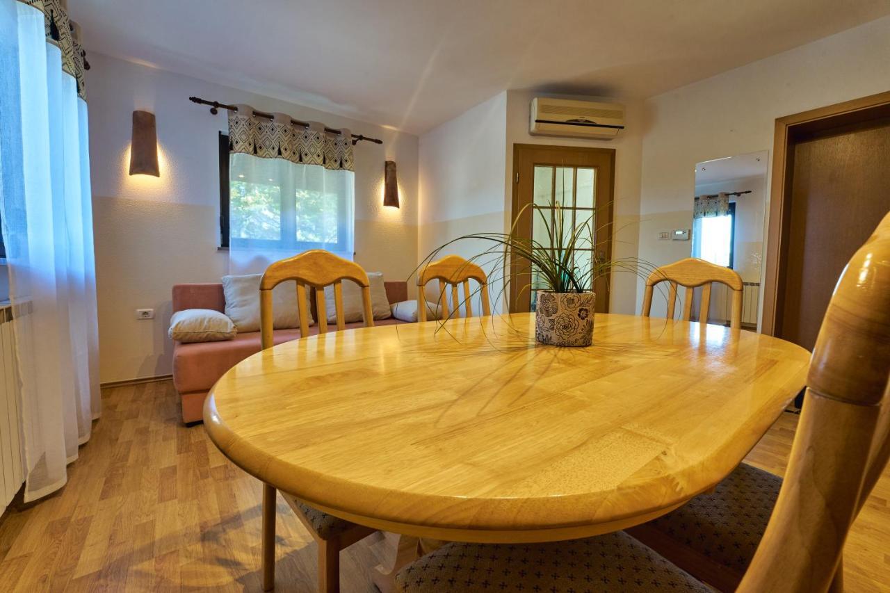 Baredinka Izola Apartment Bagian luar foto